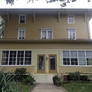 Victorian Of Staten Island Bed & Breakfast